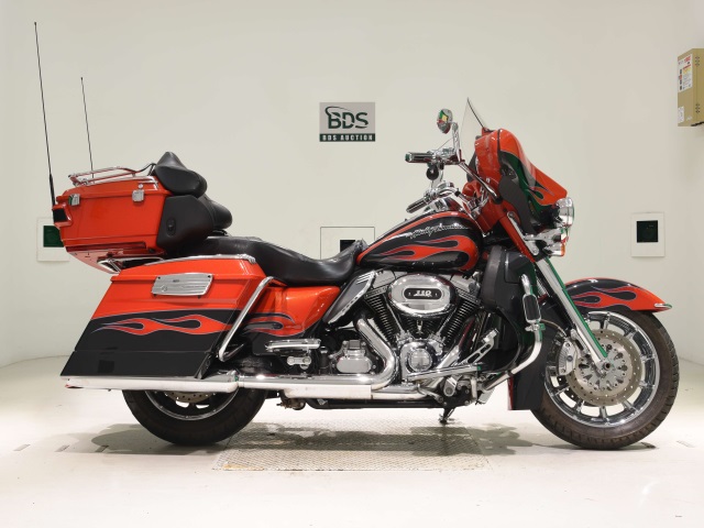 HD FLHTCUSE1800 CVO 2010