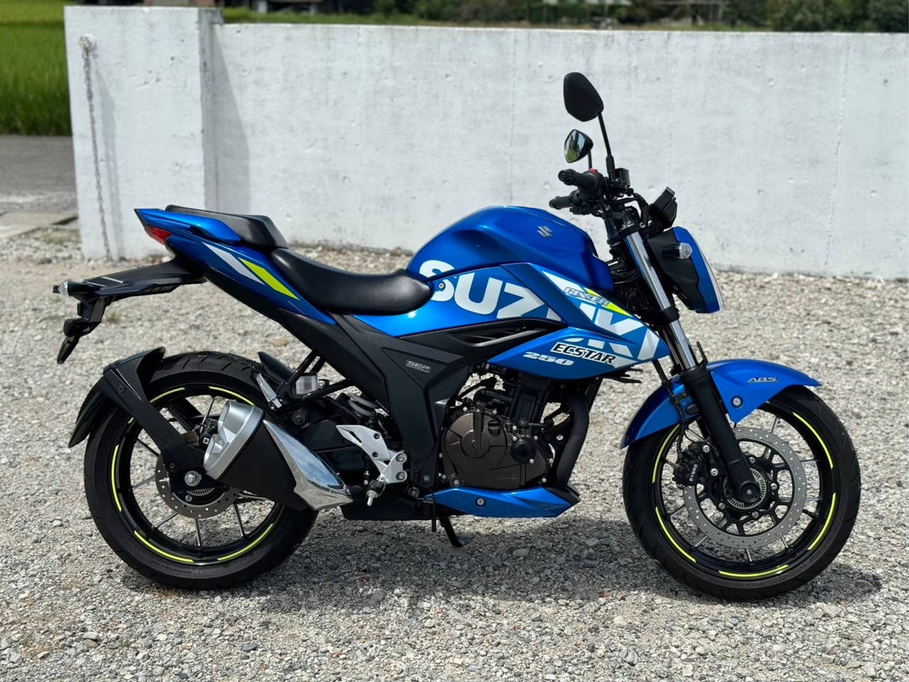 Suzuki GIXXER250