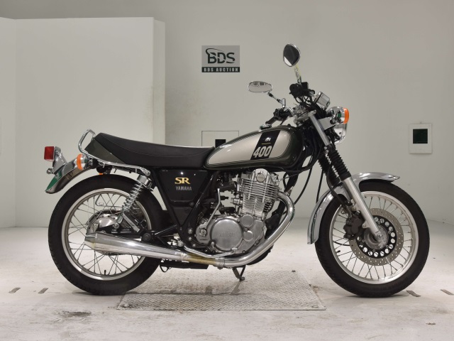 Yamaha SR400 2020