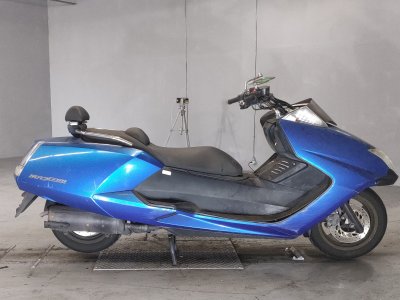 Yamaha MAGZAM 2005