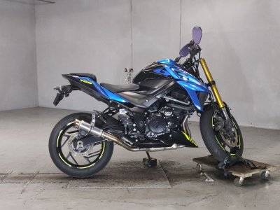 Suzuki GSX-S750