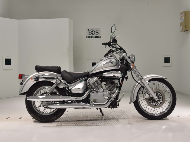Suzuki INTRUDER 250LC 2001