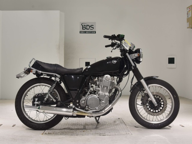 Yamaha SR400 2020