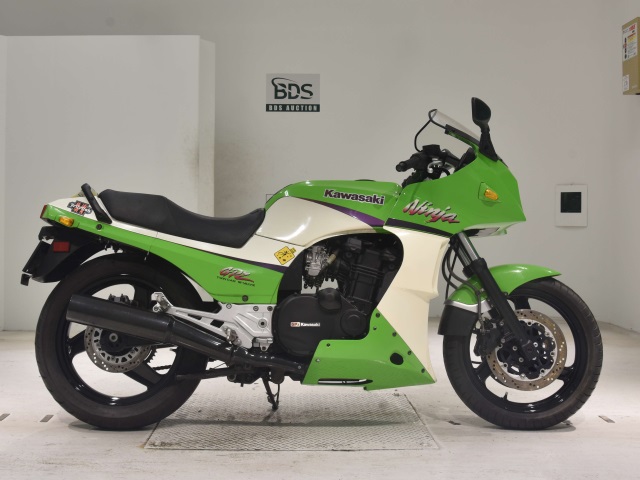 Kawasaki GPZ900R 1999