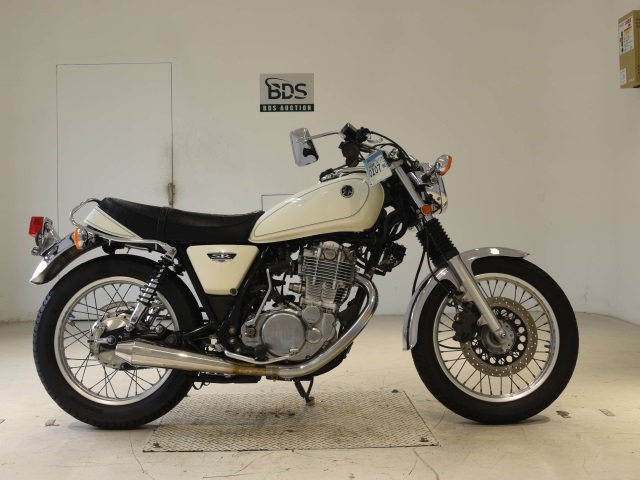 Yamaha SR400 2015