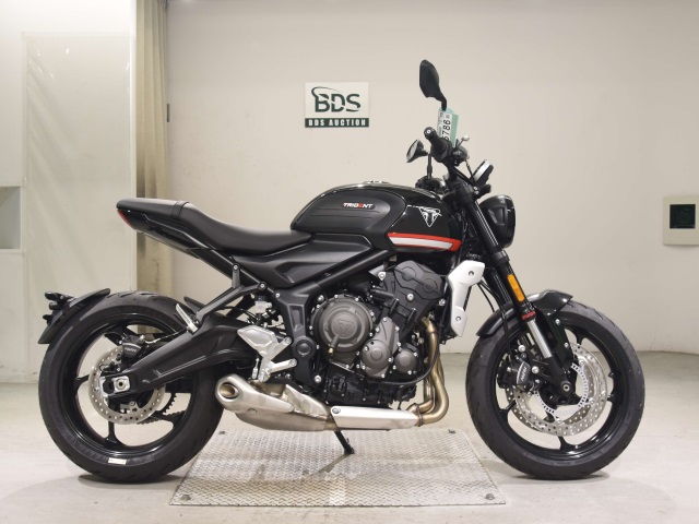 Triumph TRIDENT660 2024