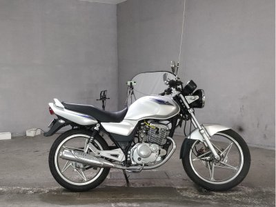 Suzuki EN125 2012