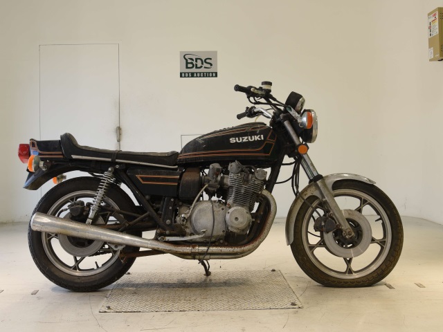 Suzuki GS750-2
