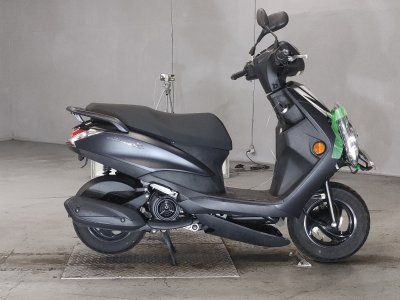 Yamaha AXIS Z 2021