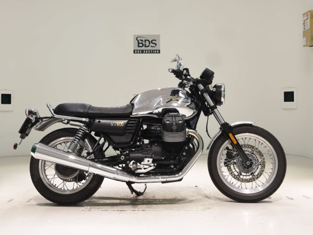 Moto Guzzi V7 3ｽﾄｰﾝ 2017