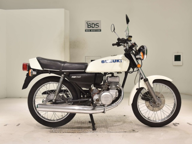 Suzuki RG125
