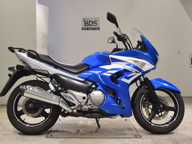 Suzuki GSR250F