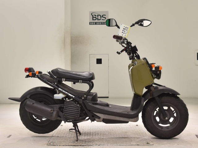 Honda ZOOMER 2011