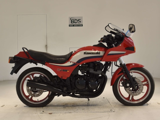 Kawasaki GPZ550