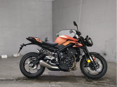 Triumph STREET TRIPLE R 2025