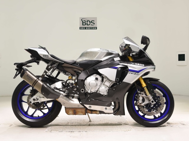 Yamaha YZF-R1M 2016