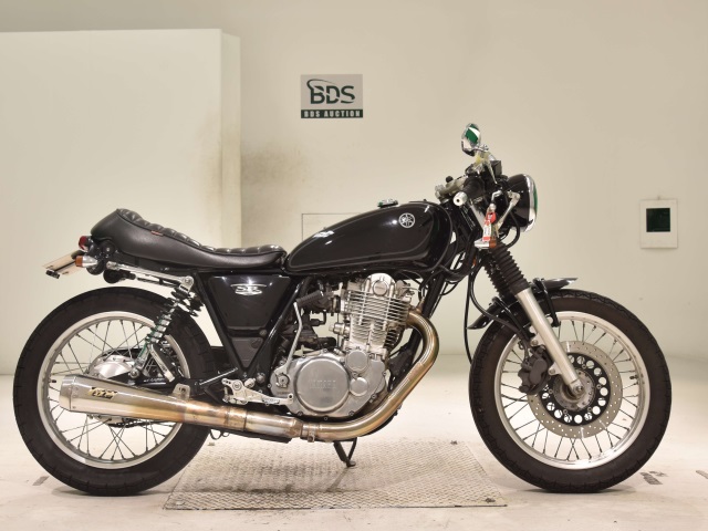 Yamaha SR400 2016