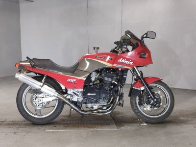 Kawasaki GPZ900R 2001
