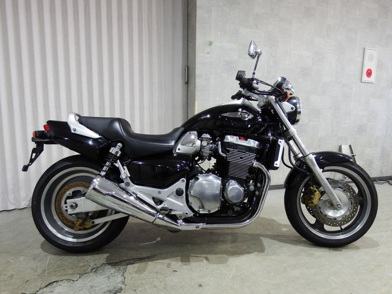 Honda X4 1997