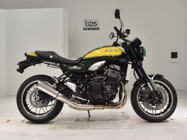 Kawasaki Z900RS 2024