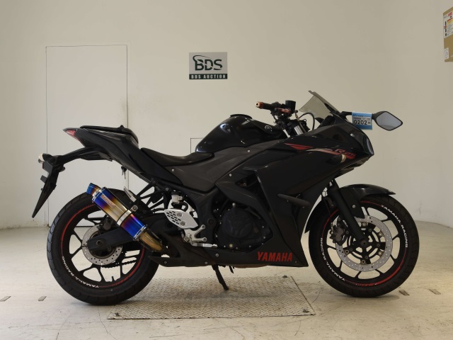 Yamaha YZF-R25 2015