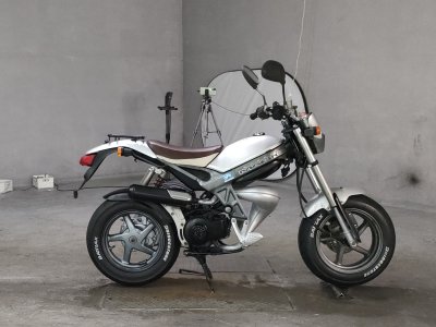 Suzuki STREET MAGIC