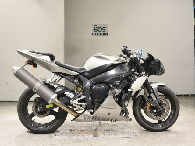 Yamaha YZF-R1