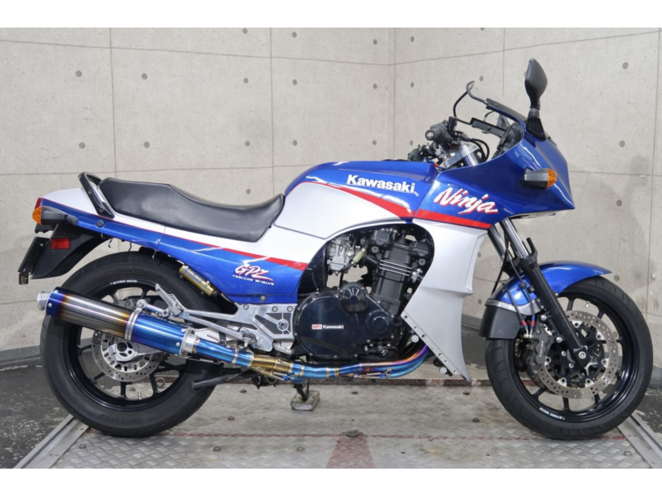 Kawasaki GPZ900R 2003
