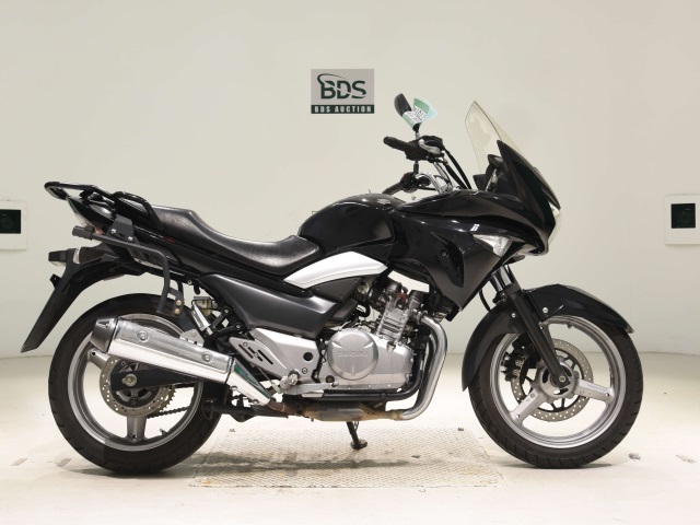 Suzuki GSR250