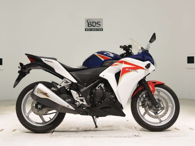 Honda CBR250RA 2011