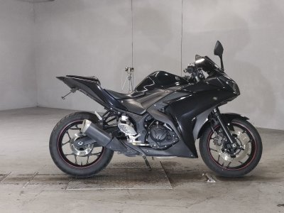 Yamaha YZF-R25 2015