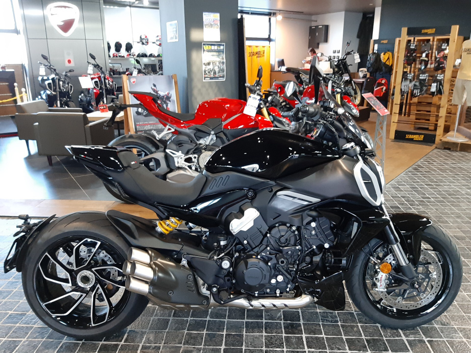 Ducati DIAVEL 2024
