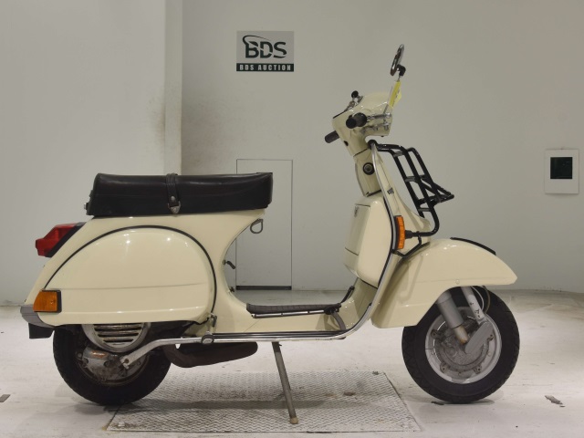 Vespa P200E