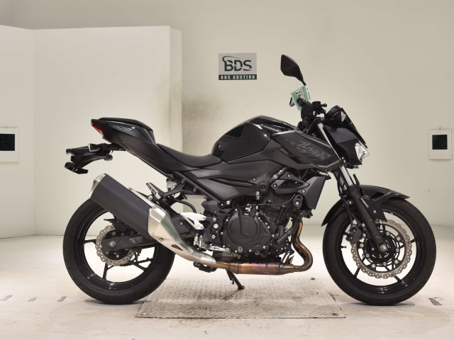 Kawasaki Z400 2021