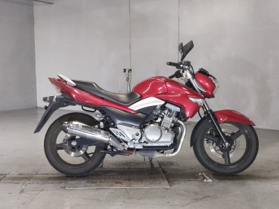 Suzuki GSR250