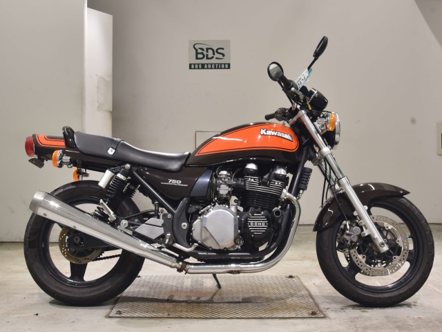 Kawasaki ZEPHYR750 2005