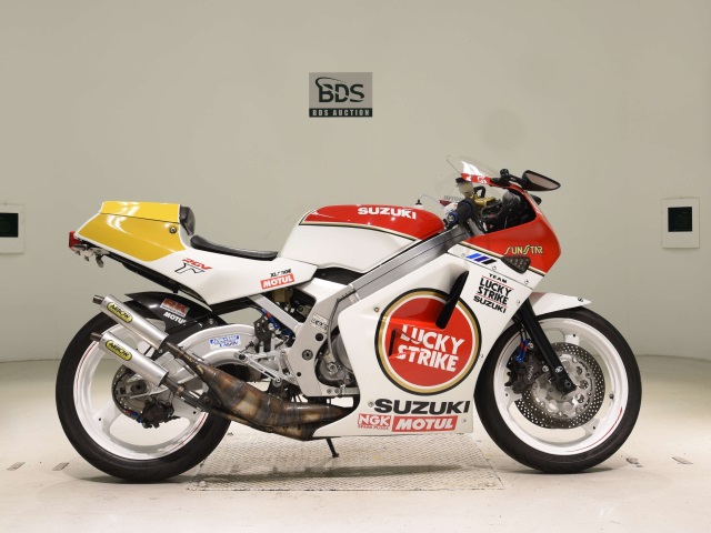 Suzuki RGV250SP