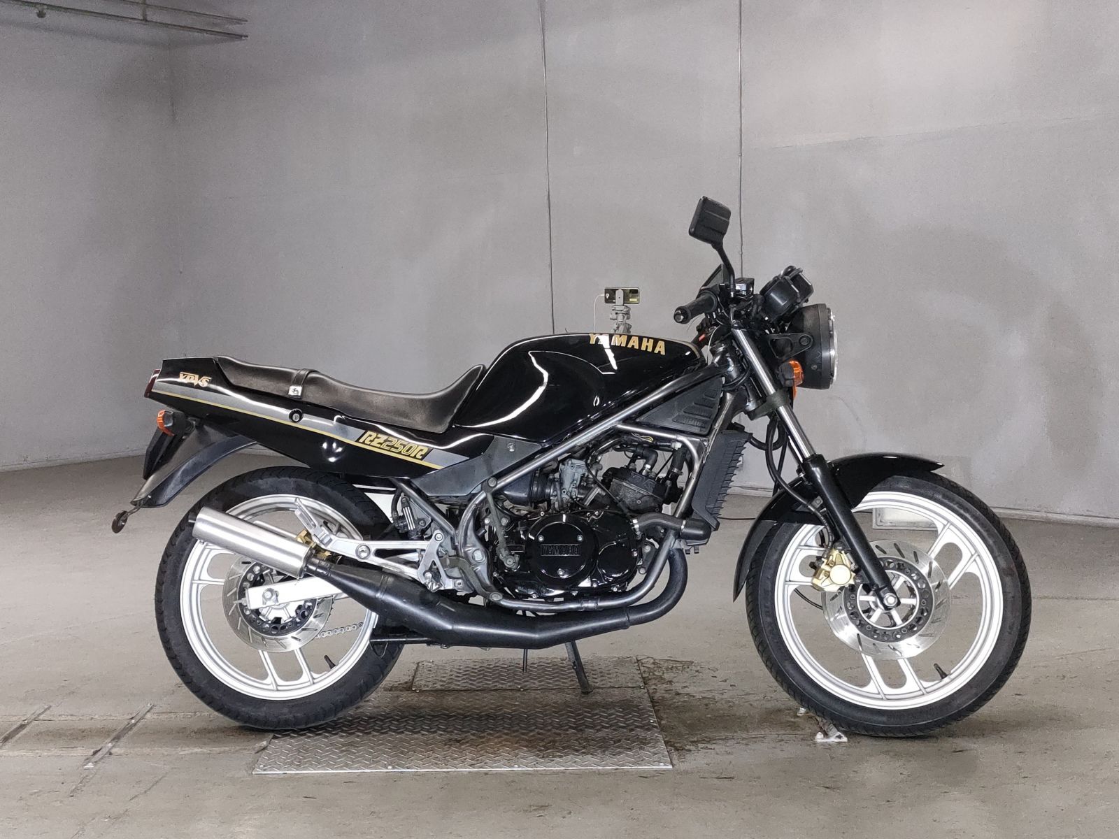 Yamaha RZ250R 1986