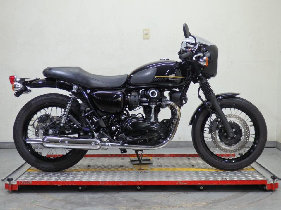 Kawasaki W800 2022