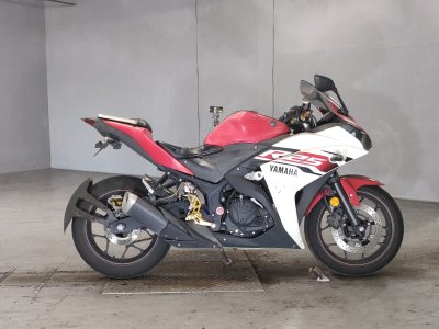 Yamaha YZF-R25 2015