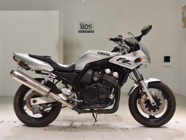 Yamaha FZ400 1999