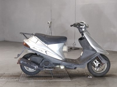 Suzuki ADDRESS V100
