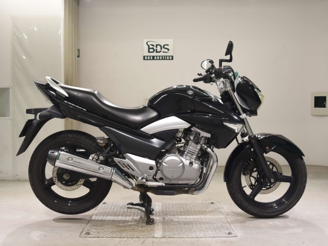 Suzuki GSR250
