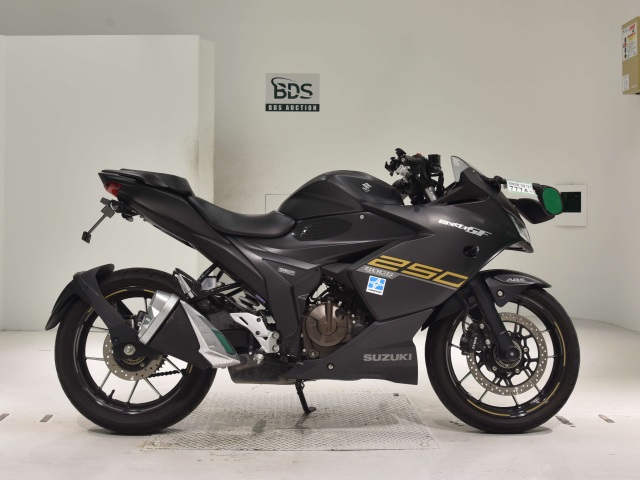 Suzuki GIXXER250SF