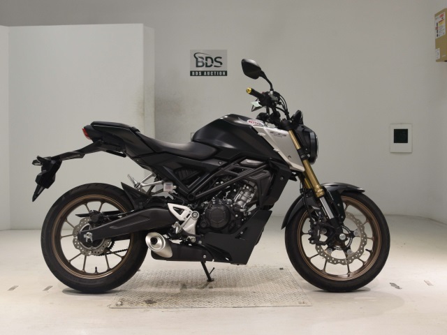 Honda CB125R 2021