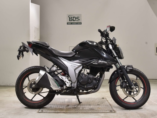 Suzuki GIXXER150