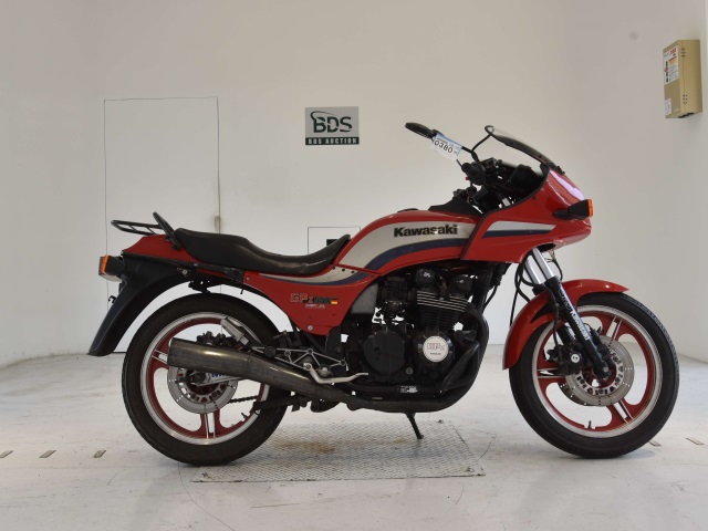 Kawasaki GPZ550 2024