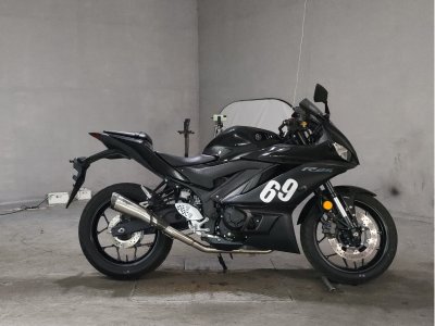 Yamaha YZF-R25 2022