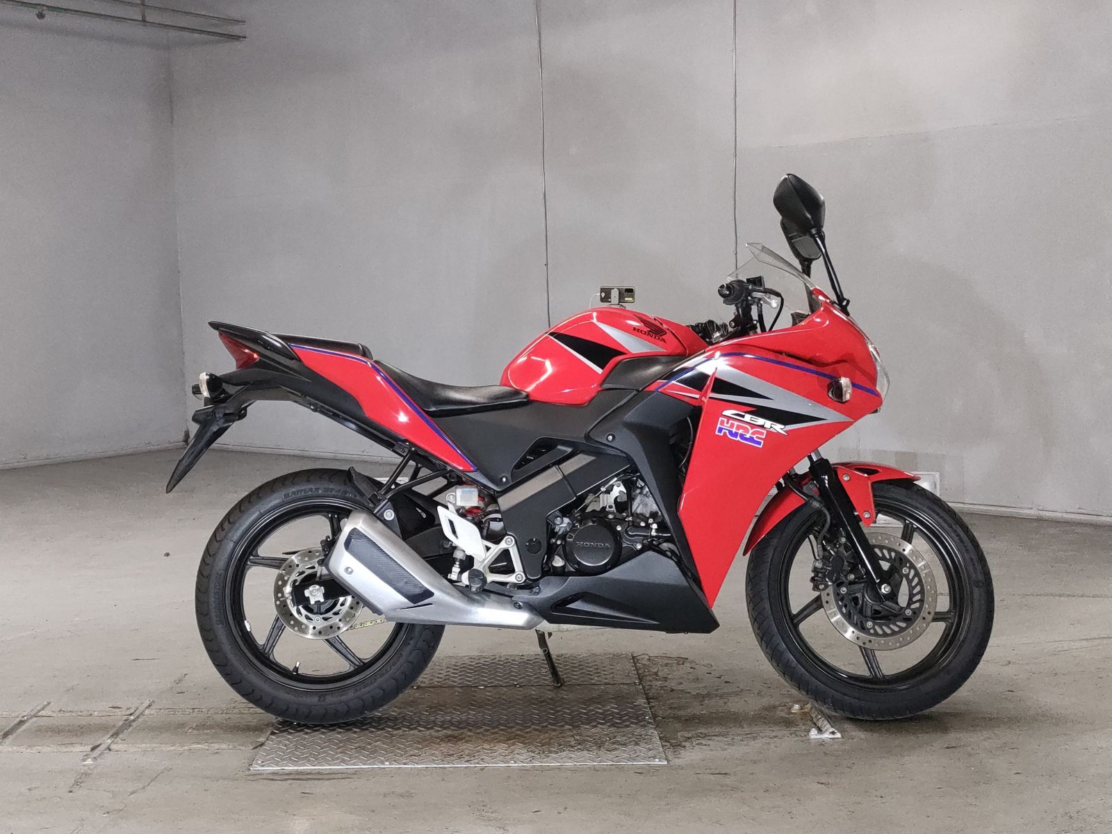 Honda CBR150R 2012
