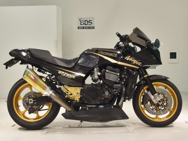 Kawasaki GPZ900R 1988
